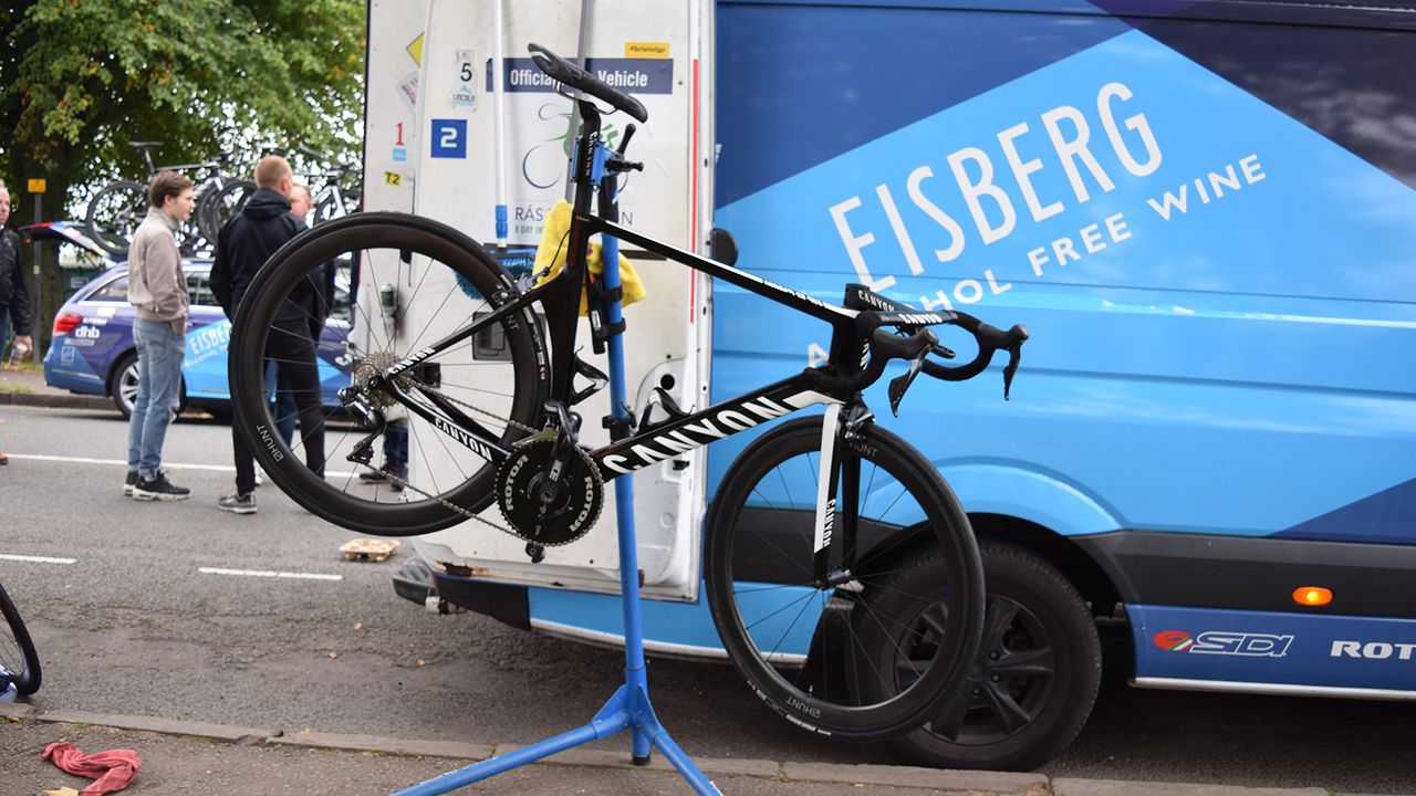 A Canyon-Eisberg bike has some final adjustments ahead of the stage