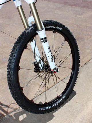 Cannondale specs surprisingly XC-flavored build kits for the Jekyll line.