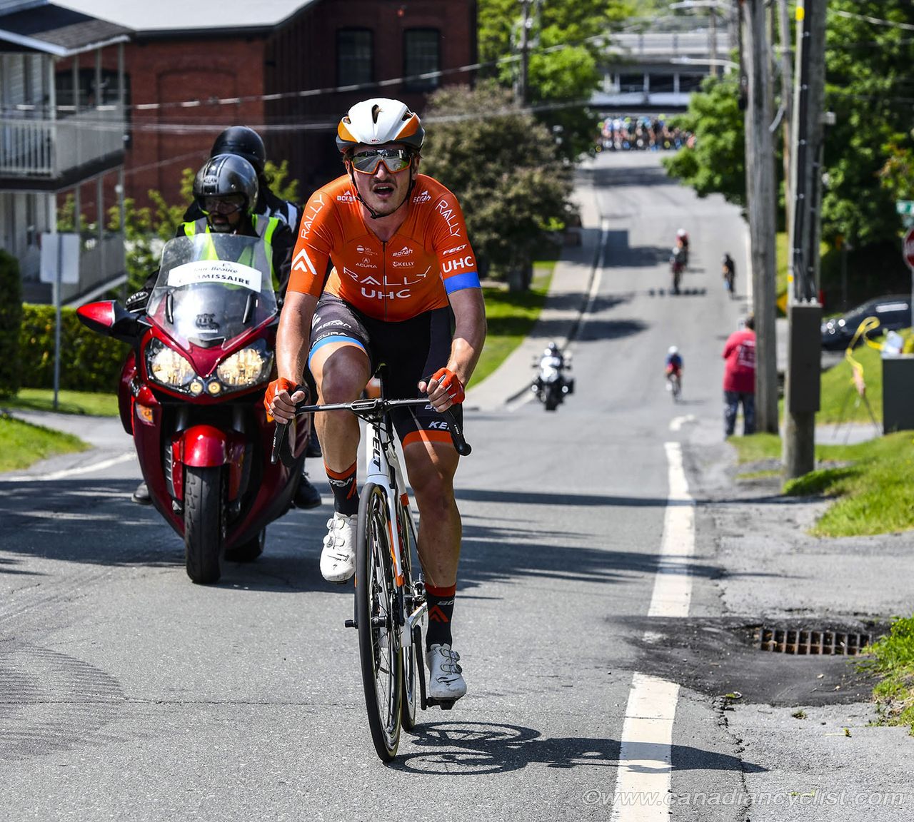 Pier-Andr&Atilde;&copy; C&Atilde;&acute;t&Atilde;&copy; (Rally UHC Cycling) attacks on lap 2