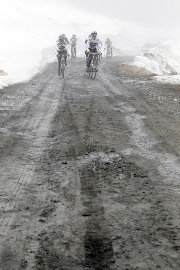 The road conditions made climbing even harder