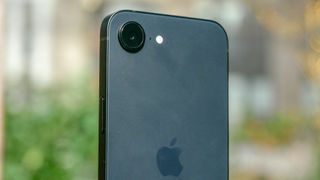 iPhone 16e review.