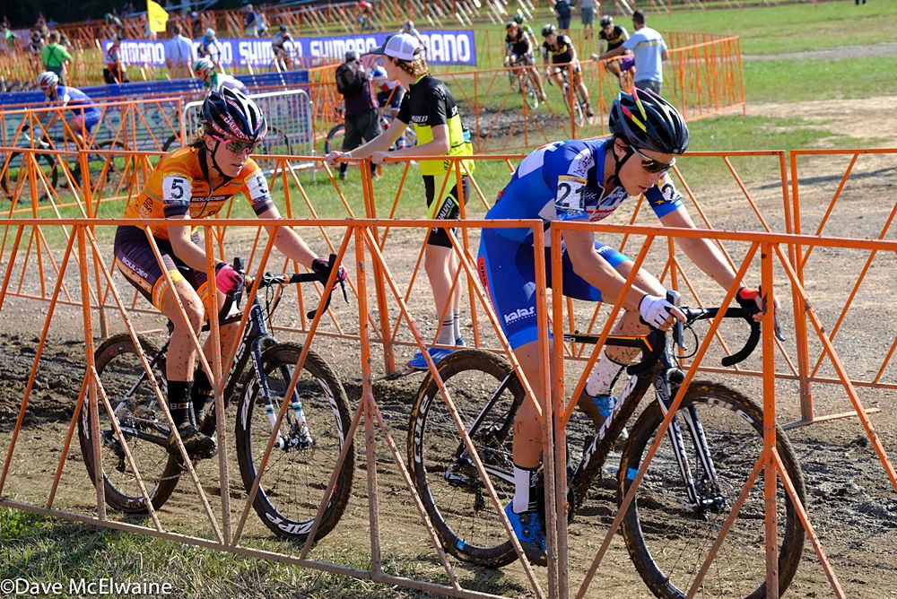 Sanne Cant (BEL) leading Amanda Miller early in the race