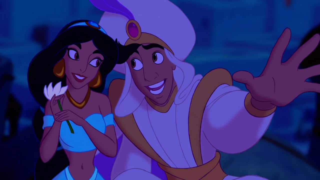 Aladdin y Jasmine vuelan en una alfombra mágica