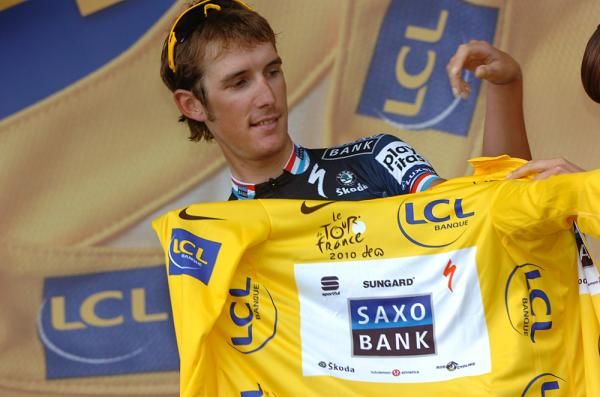 Andy Schleck (Saxo Bank) gets another yellow jersey.