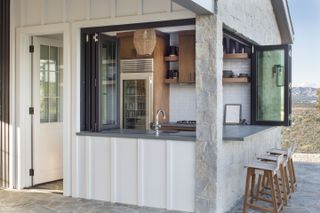 An indoor-outdoor kitchen design