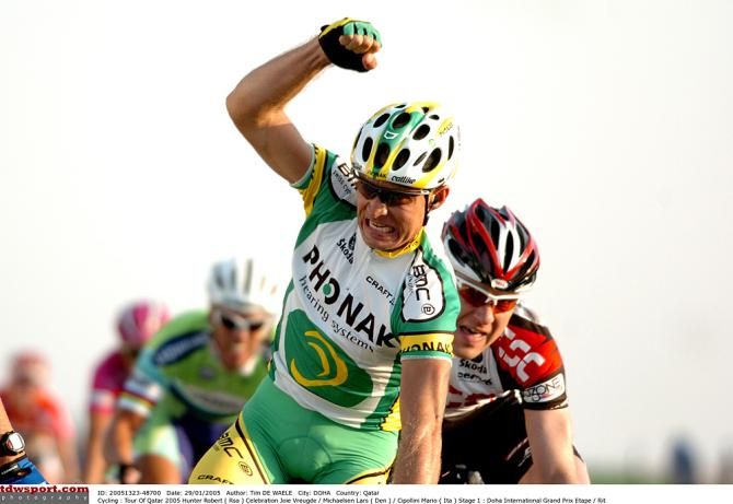 Robbie Hunter (Phonak) celebrates his win on stage 1 of the 2005 Tour of Qatar