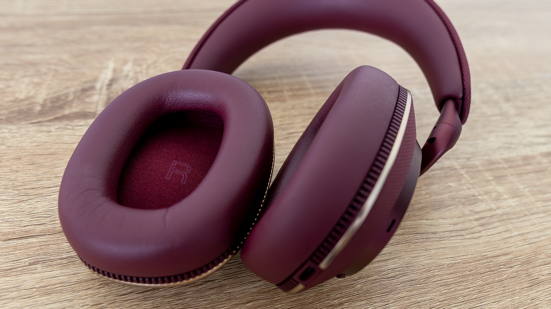 Bowers & Wilkins Px7 S3 in Vintage Maroon