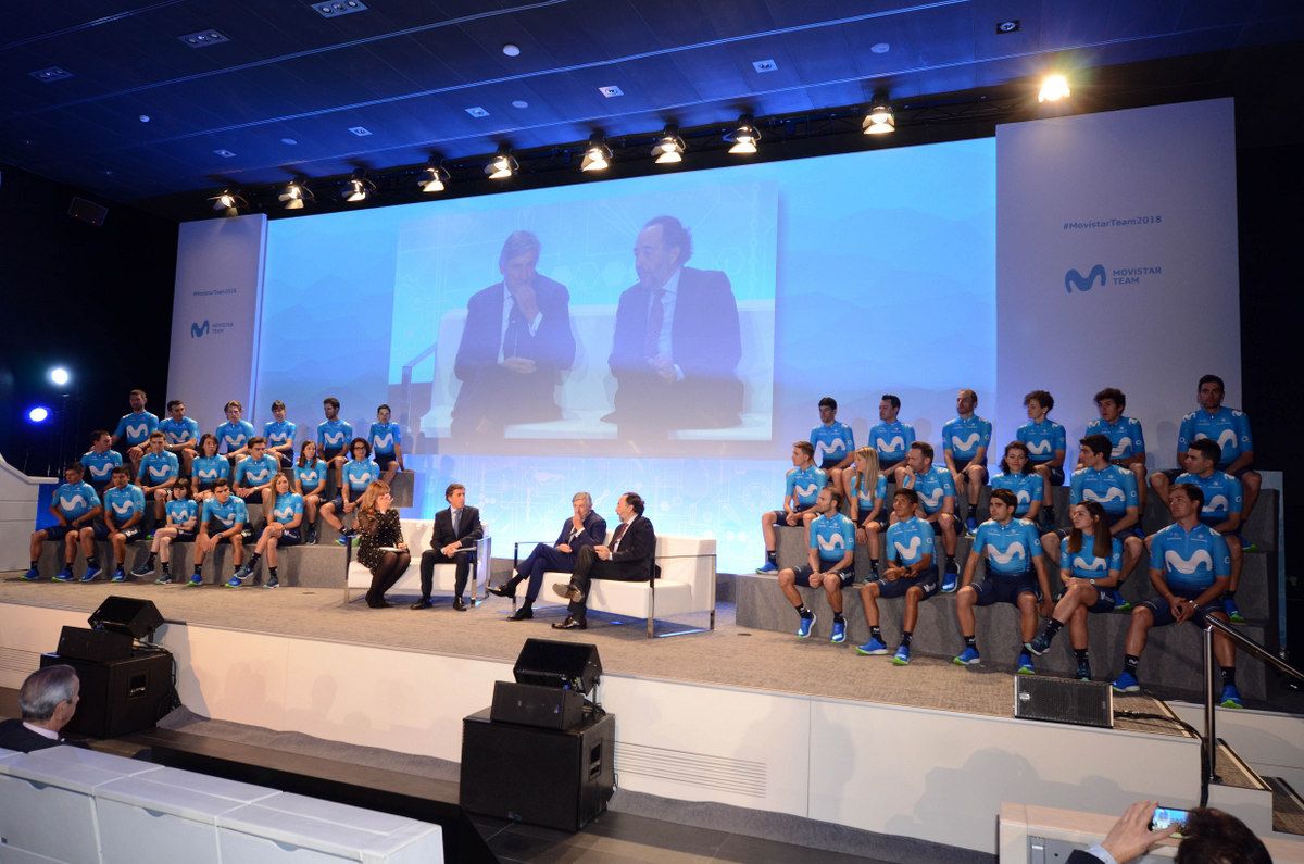 The men and women's Movistar teams on stage
