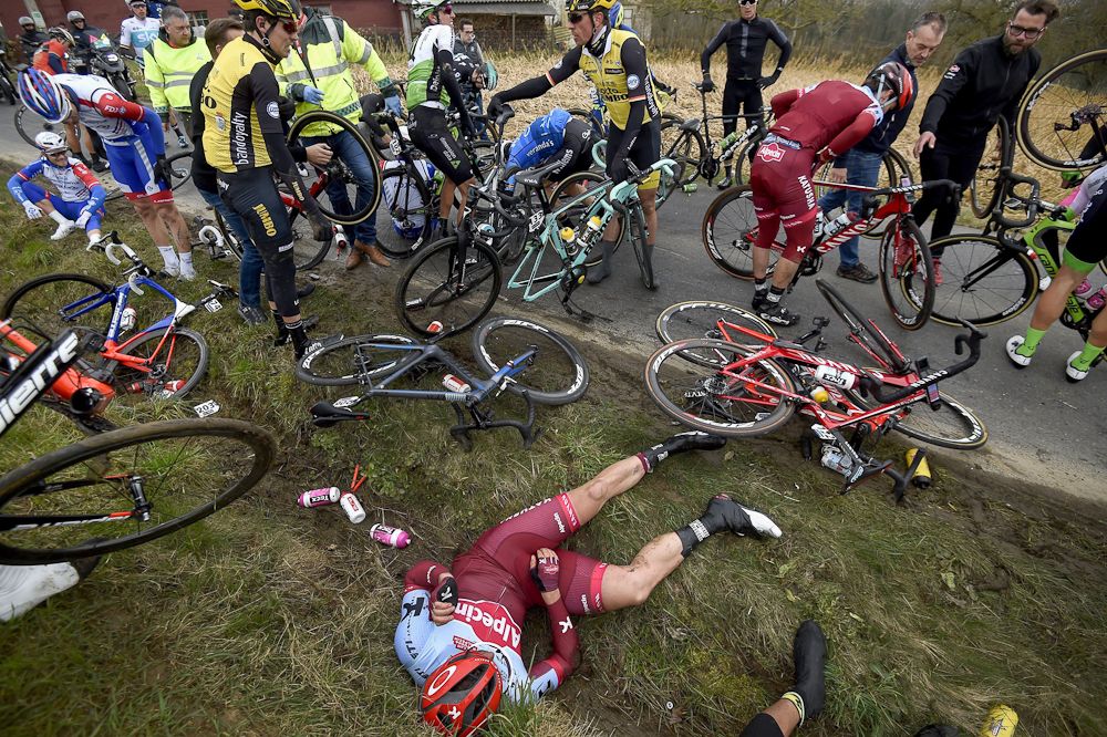 A crash with 100km to go broke the field apart at E3 Harelbeke