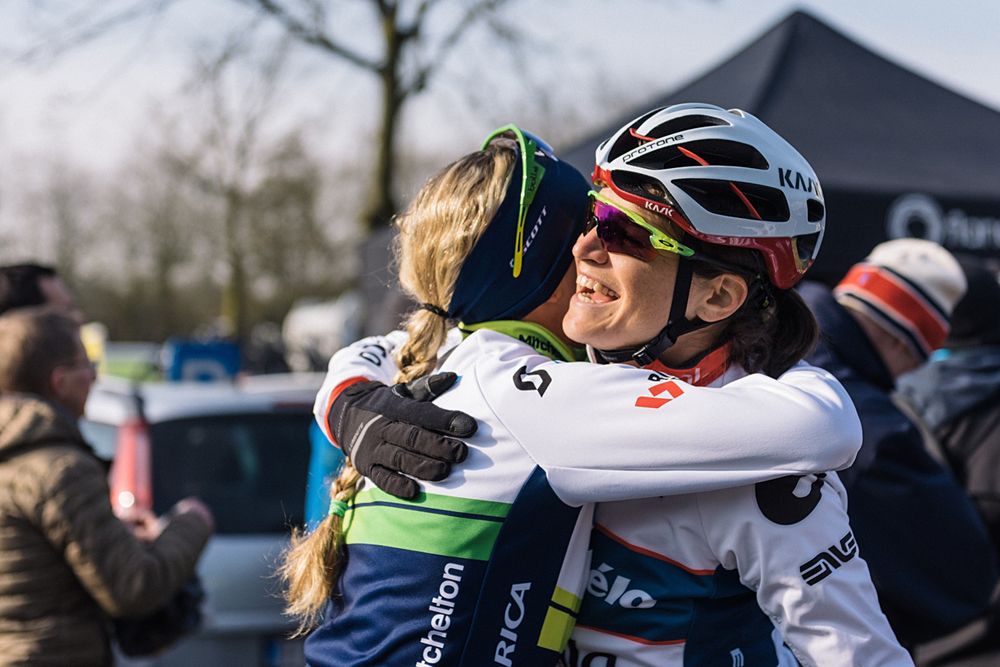 Catching up with old friends, Tayler Wiles and Jo&euml;lle Numainville - 2016 Omloop het Nieuwsblad - Elite Women