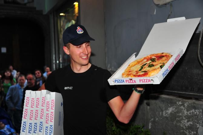 Taylor Phinney made pizza in Naples before the start of the Giro d'Italia