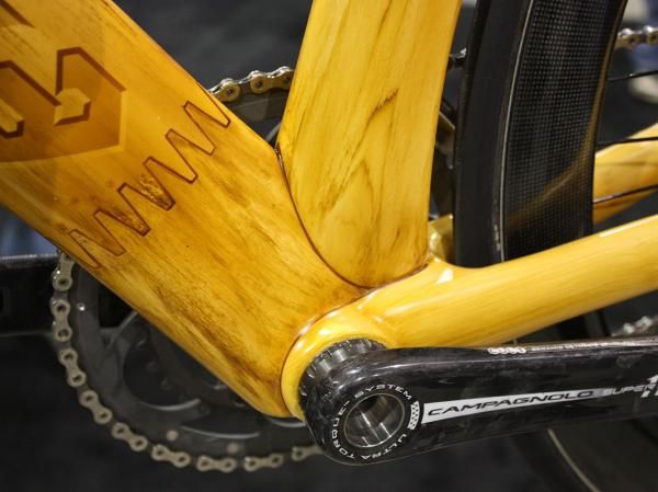 Serotta fooled a lot of onlookers with this stunning PPG faux-wood paint job.