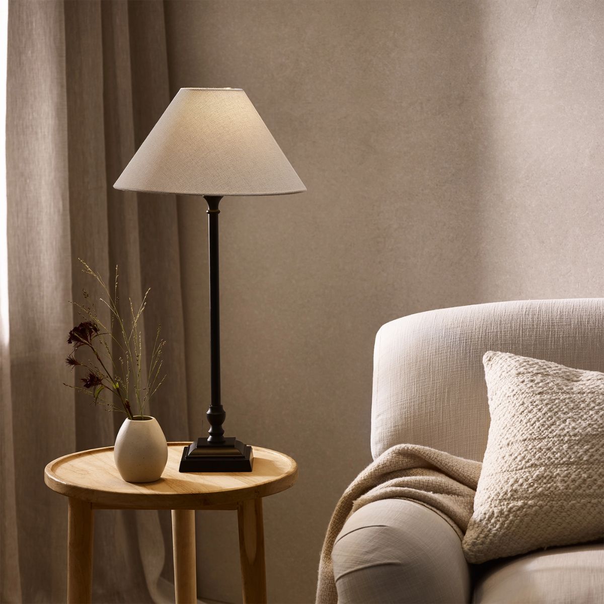 Table lamp