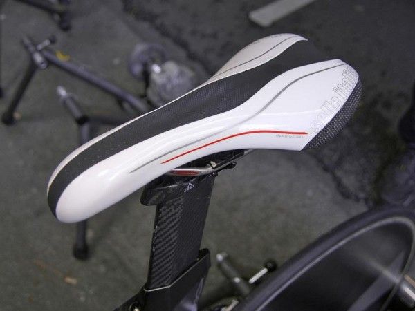 The Selle Italia SLR T1 saddle provides a bit more cushioning on the nose.