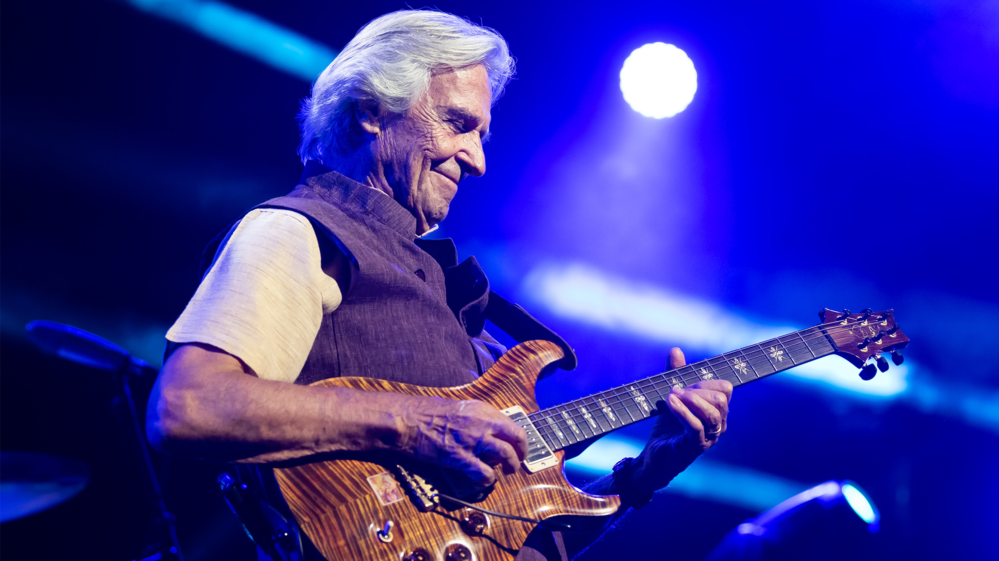 John McLaughlin au Montreux Jazz Festival 2022 le 11 juillet 2022.