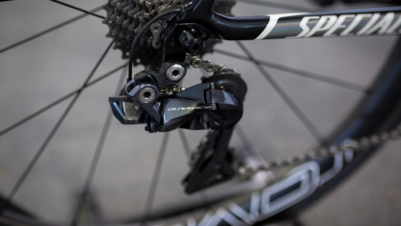 The bike is equipped with a Shimano Dura-Ace R9150 electronic groupset