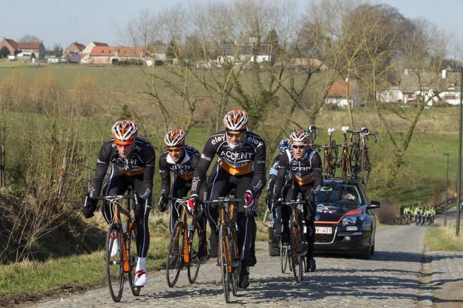 The Accent Jobs-Wanty team previews Saturday's Omloop Het Nieuwsblad course.