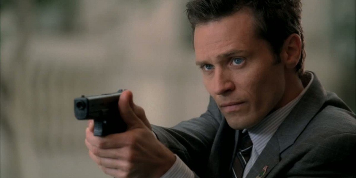 Seamus Dever - Castle