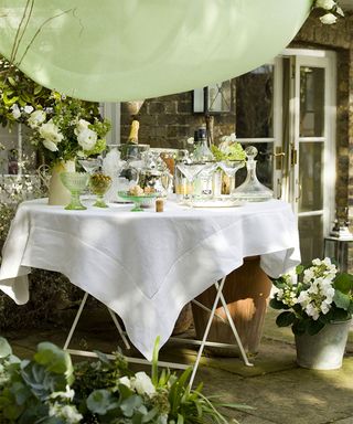 Garden party ideas with bar table and canopy