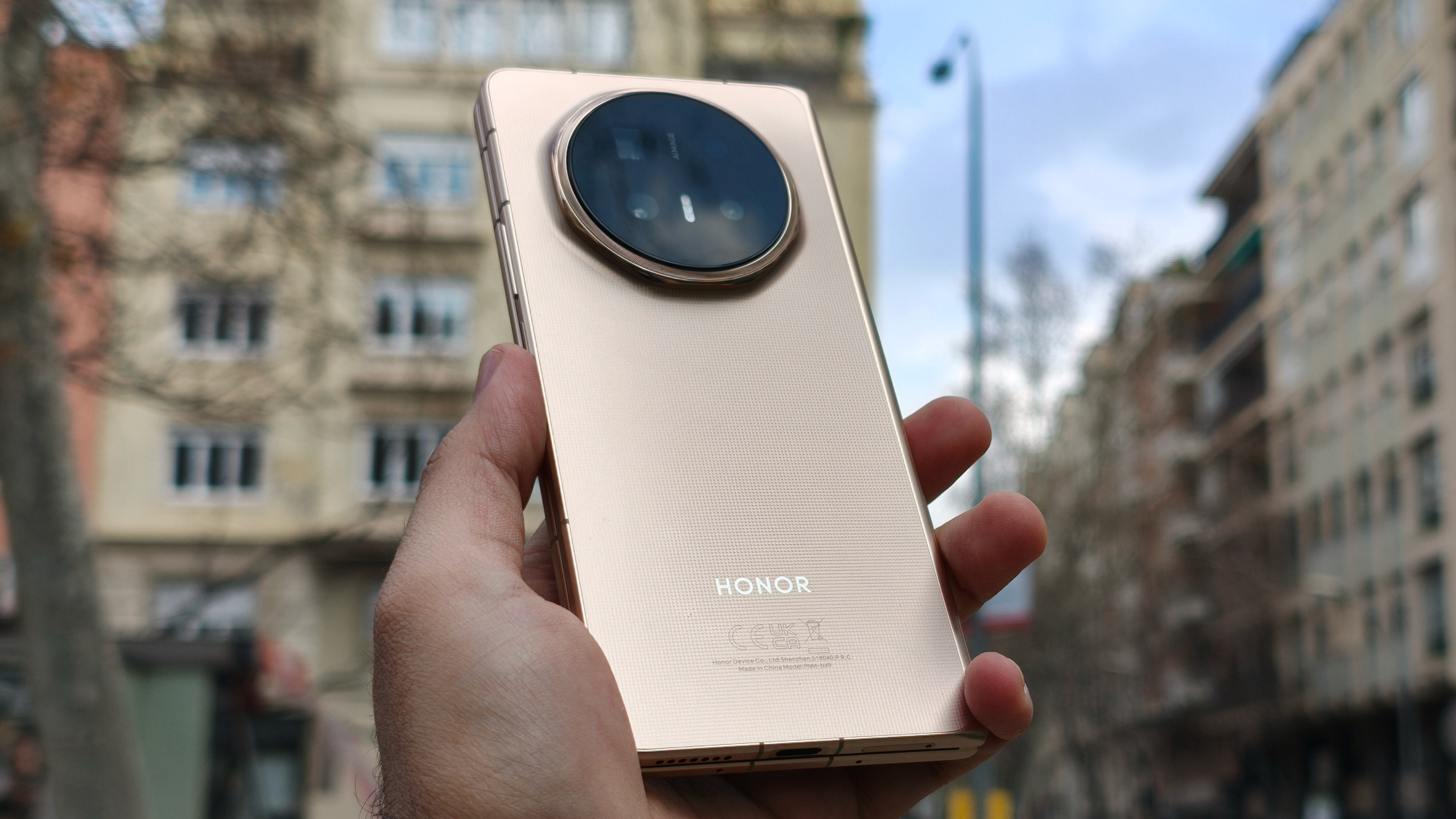 Hands-on with the Honor Magic V6