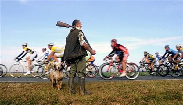 The chase was on as the French took a timeout from their chasse.
