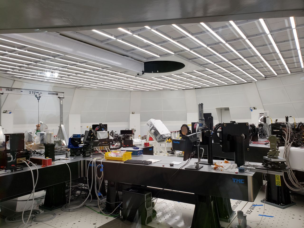 A straight-up look at the telescope towards the arm, where the temporary heat sink sits above the mirror.
