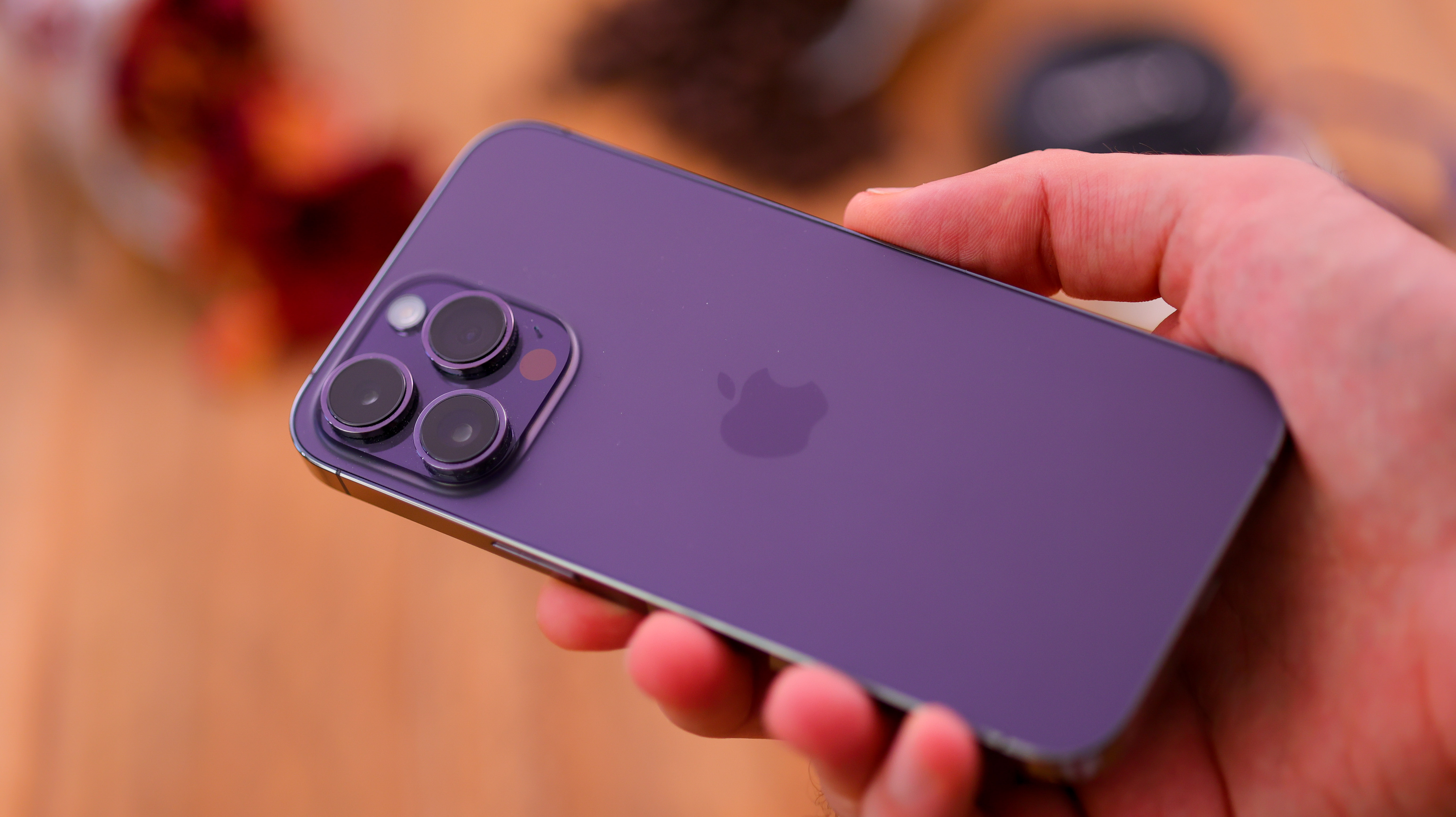 purple color iphone 14 pro max