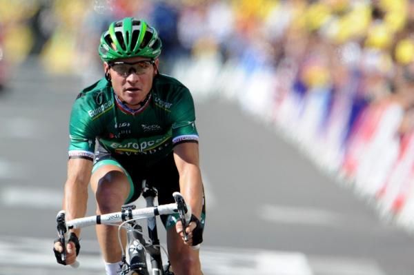 Thomas Voeckler (Europcar) sprints for third place