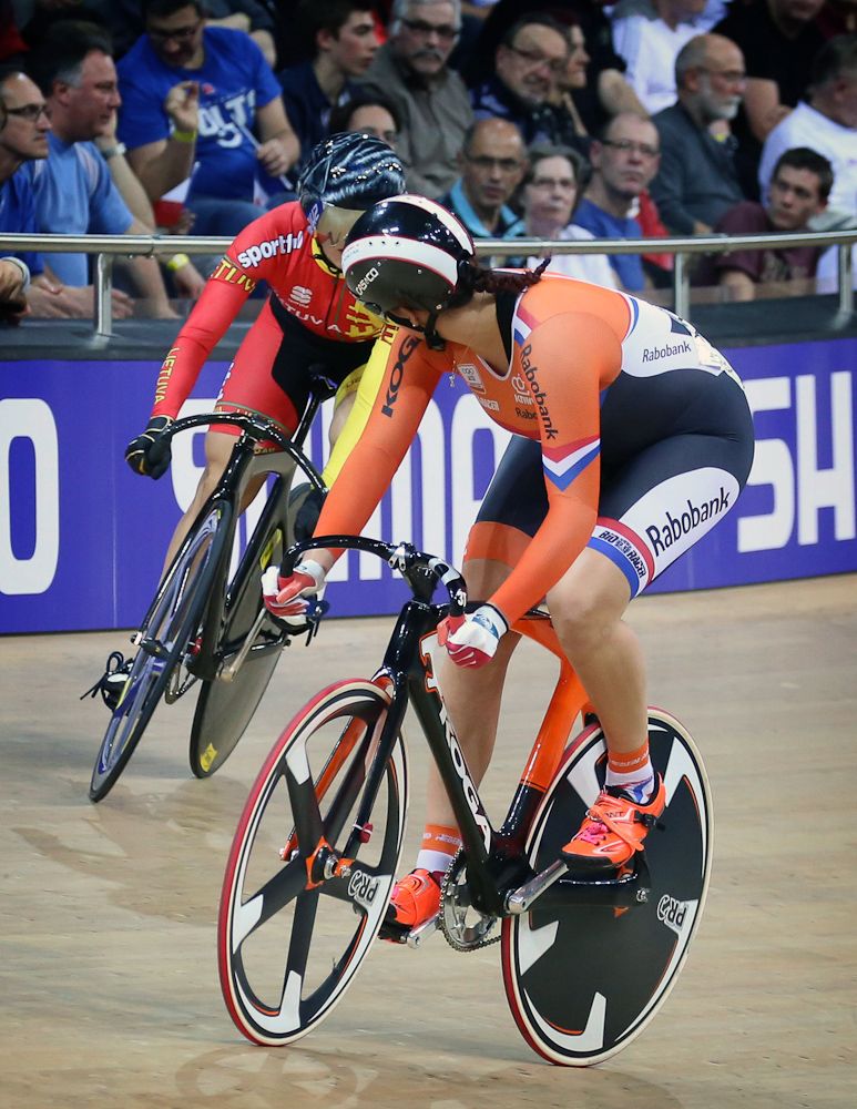 Elis Ligtlee (NED) and Simona Krupeckaite (LTU) in the women's sprint.
