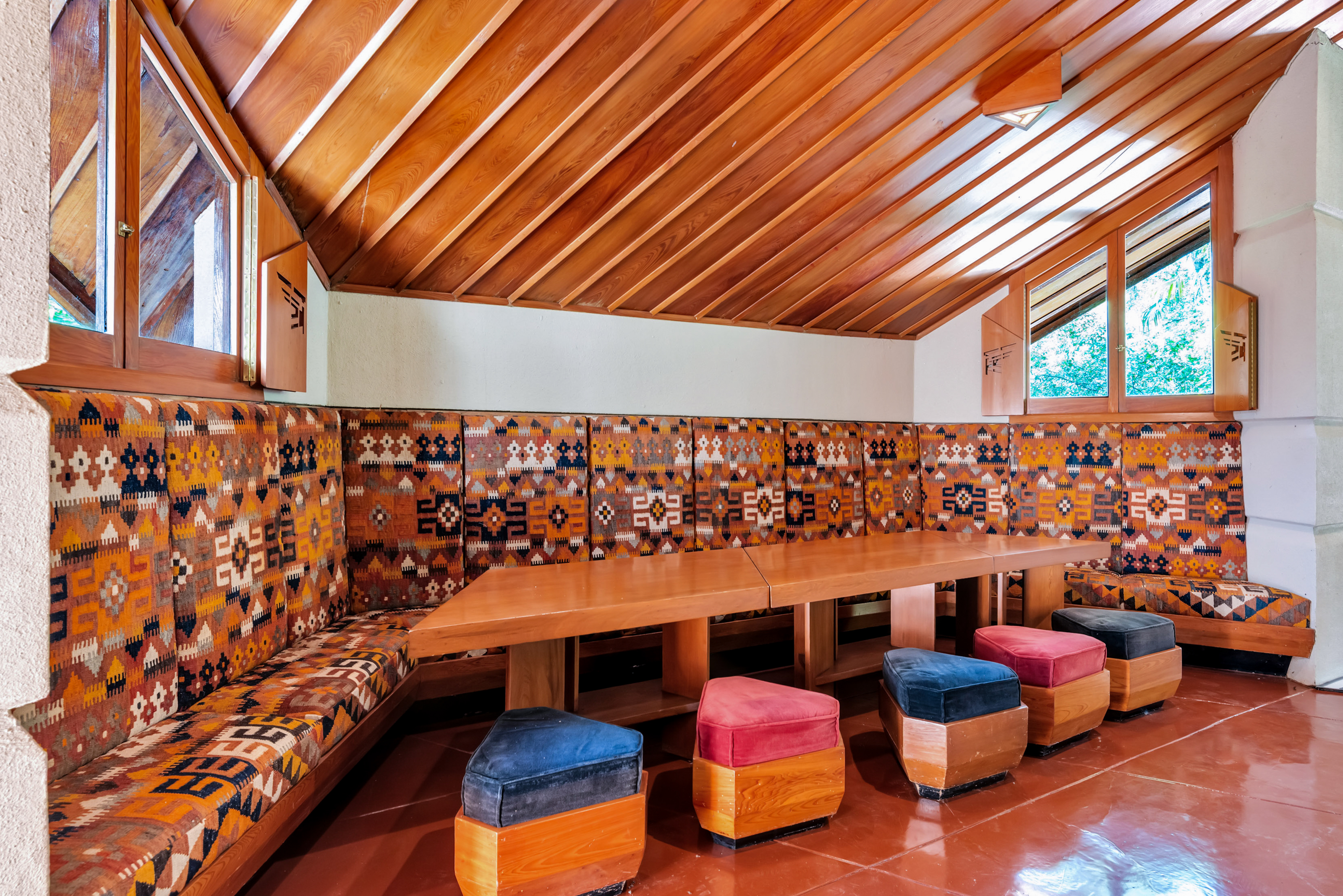 the fountainhead by frank lloyd wright, also known as J. Willis Hughes House