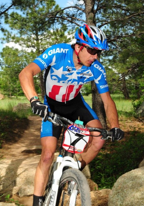 Adam Craig (Giant) is very comfortable on the rocky descent.