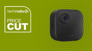Blink Outdoor 4 on green background with TechRadar price cut sign