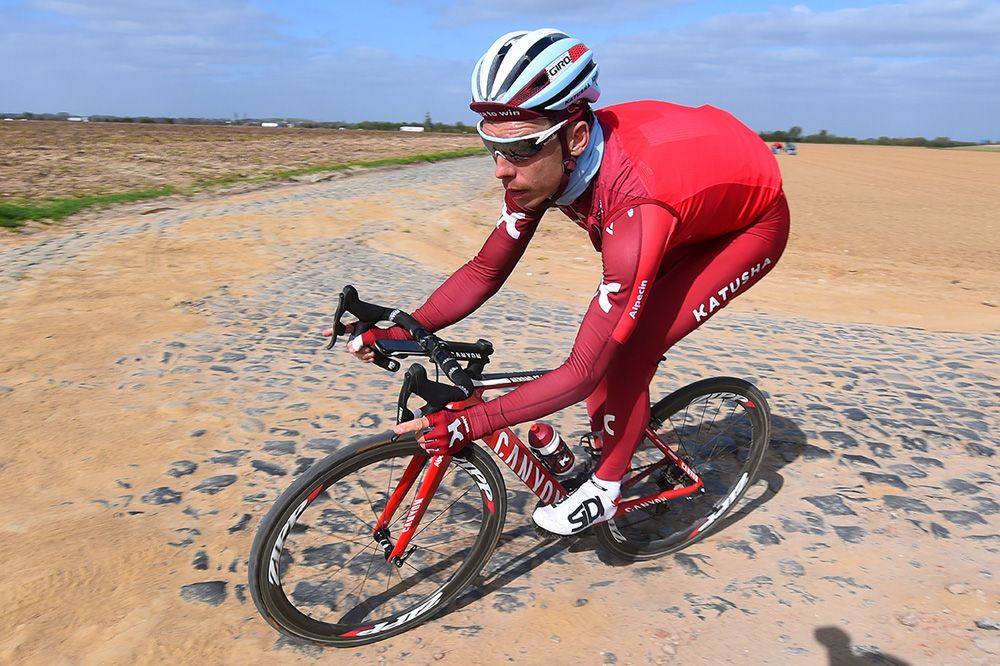 Tony Martin (Katusha-Alpecin) gets a taste of the cobbles