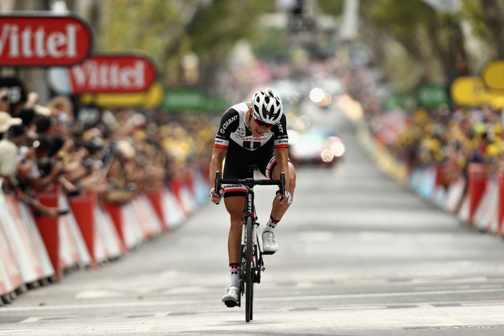Nikias Arndt (Sunweb) finishes in second