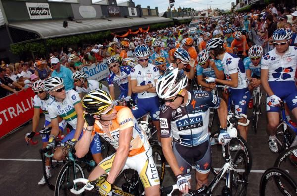 The peloton mass at the start