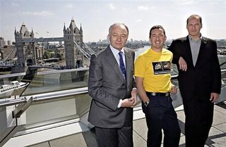 London mayor Ken Livingstone, Chris Boardman, and Tour de France director Christian Prudhomme (L-R)