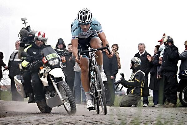 Tom Boonen (Omega Pharma-QuickStep) puts in a masterful performance on the cobbles en route to victory.