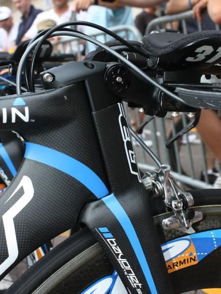 Felt's latest revision for the team is a shortened external steerer on the Bayonet fork system to accommodate the custom lowered stem.