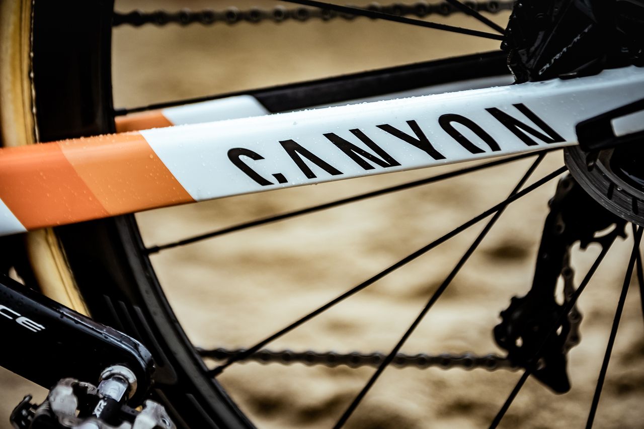 Ceylin del Carmen Alvarado's Canyon Inflite CF SLX cyclo cross bike