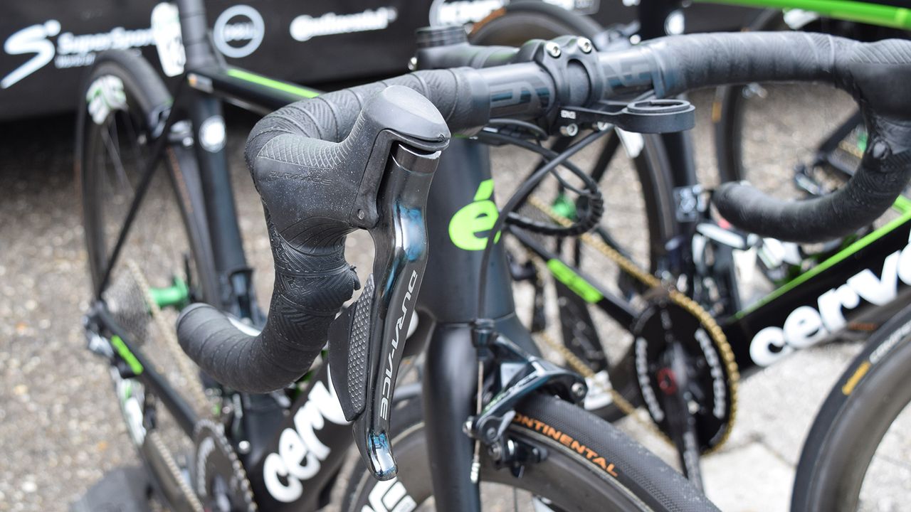 Shimano Dura-Ace R9150 levers provide the stopping and shifting controls for Vermote