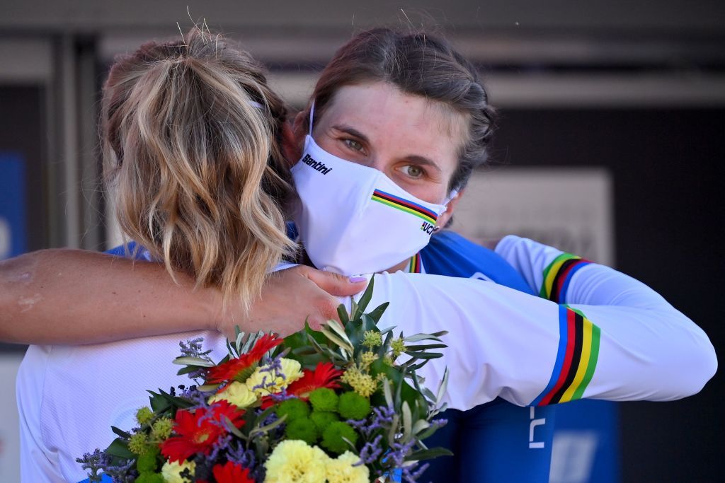 Elisa Longo Borghini (Italy) and Anna van der Breggen (Netherlands)
