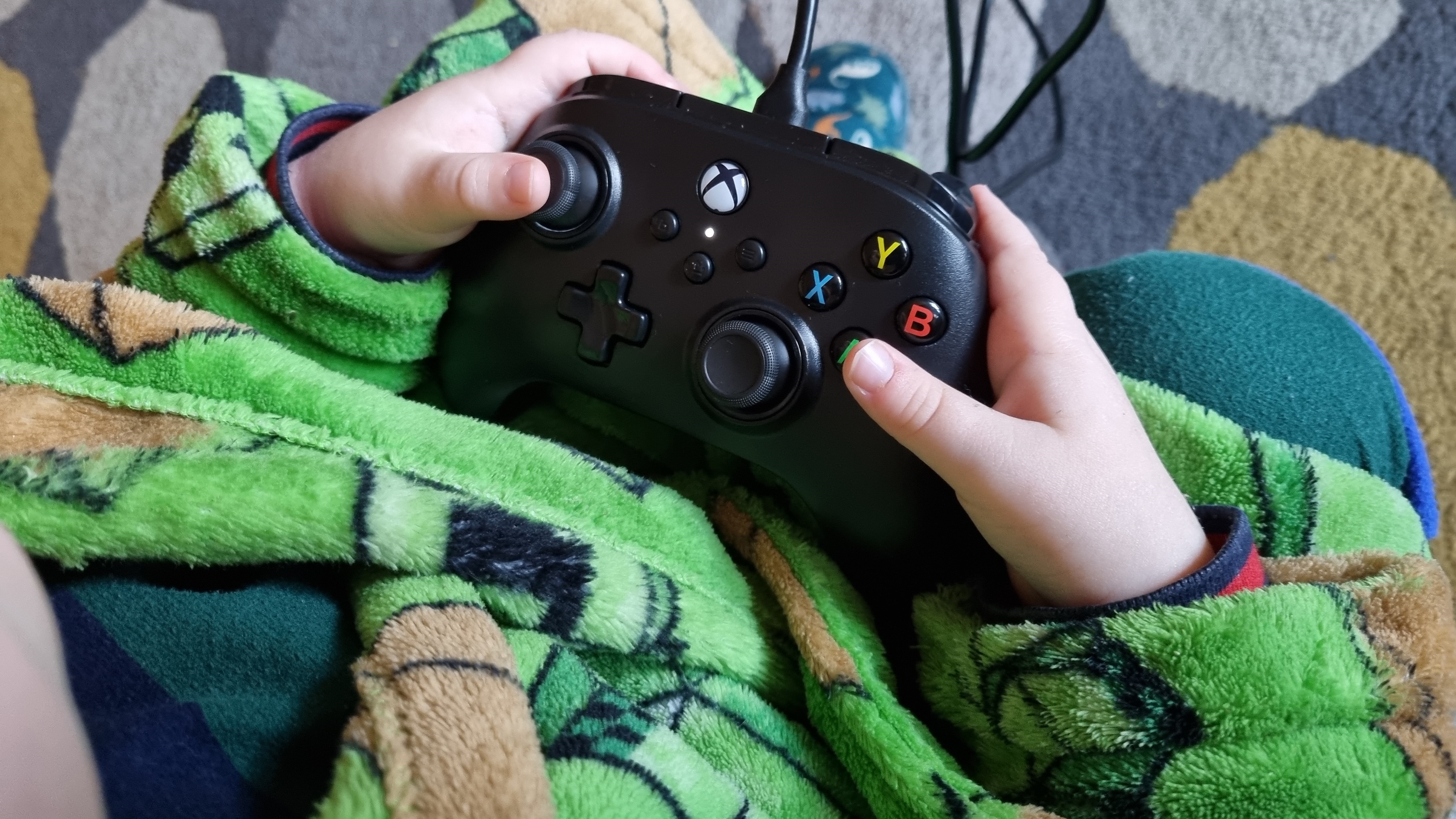 Voorzichtig regeling meerderheid PowerA Nano enhanced Xbox controller review: For the family | Windows  Central