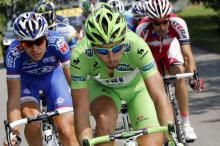 Peter Sagan (Cannondale) racked up even more green jersey points by making the breakaway on the Ventoux stage