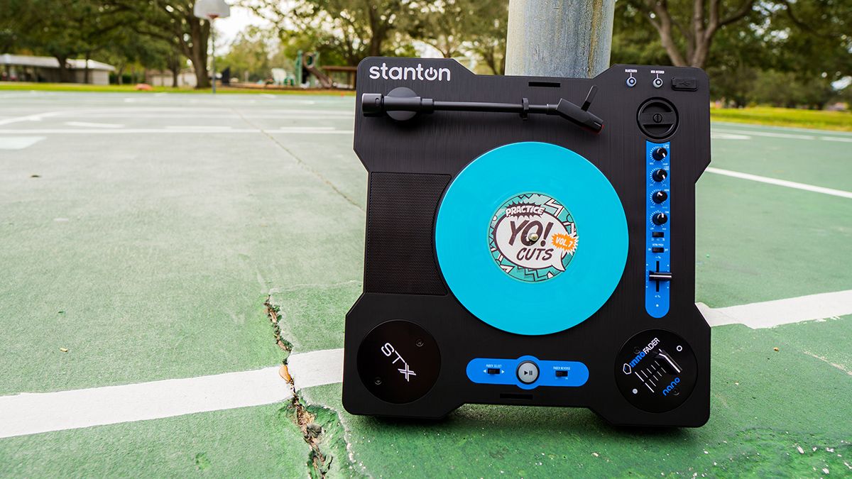 Stanton “returns to its roots” with the STX portable scratch turntable