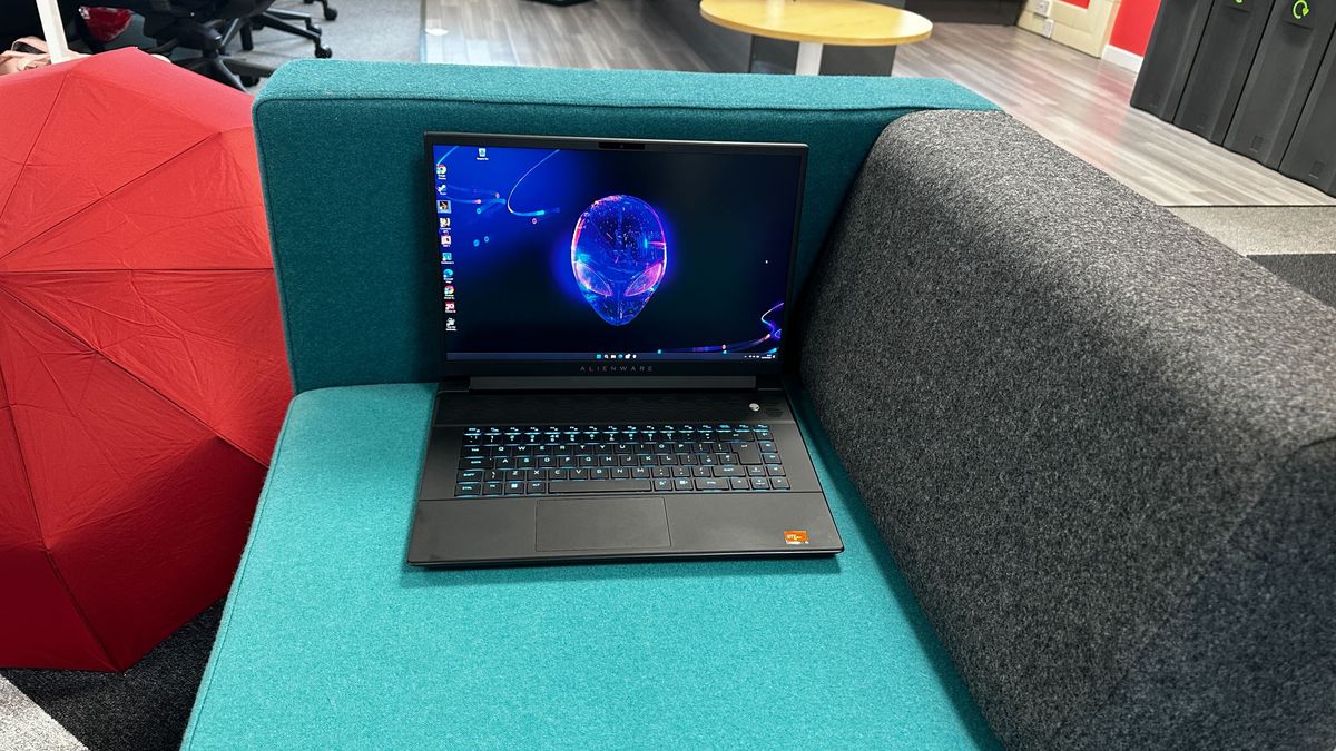 Alienware m16