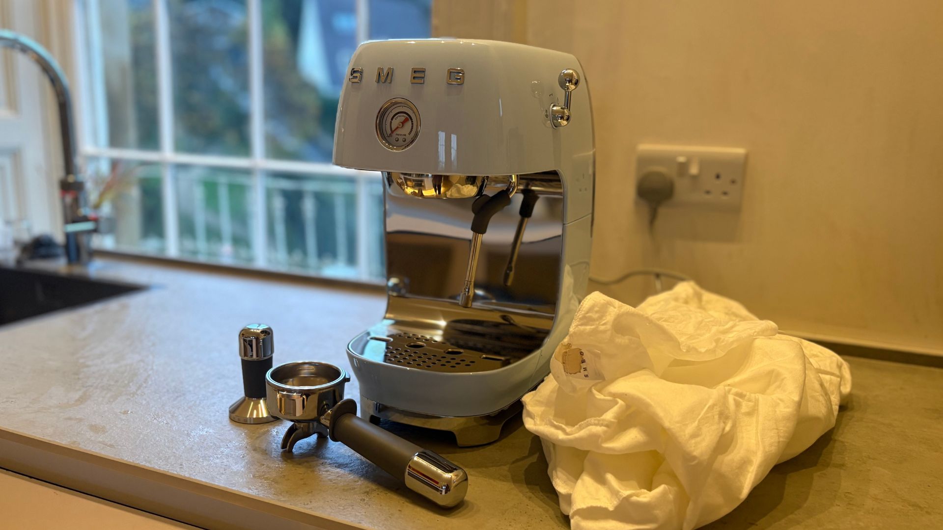 Testing the Smeg Espresso and Cold Brew Coffee Machine