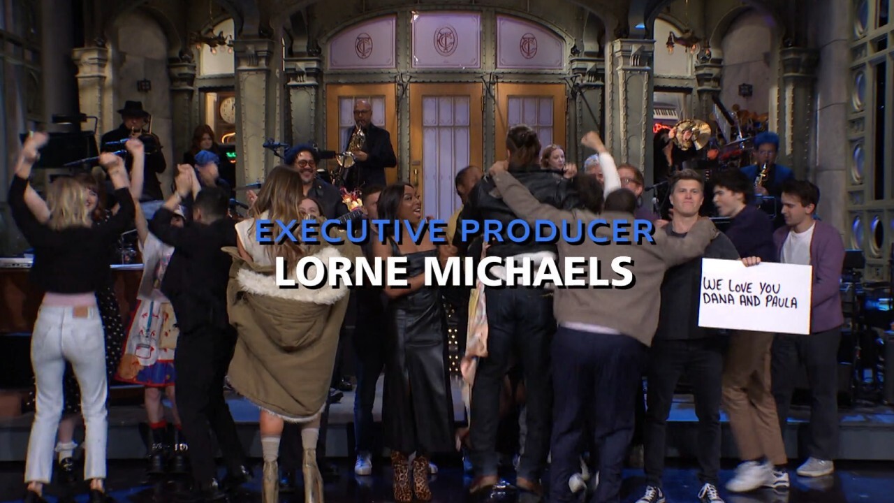 Credits Rolling on SNL on November 19th 2023, where Colin Jost holds condolences message directed at Dana Carvey.