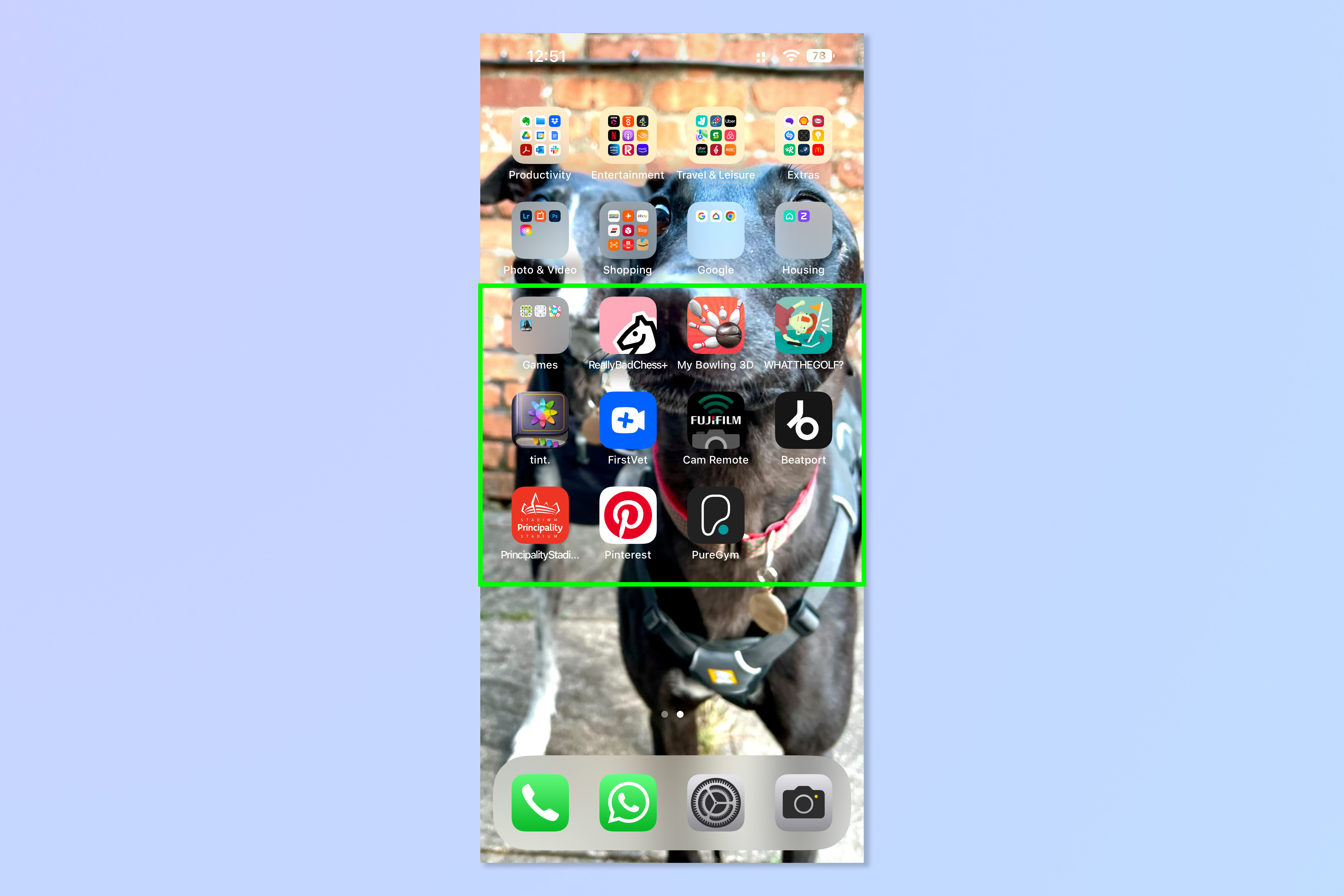 Снимок экрана, показывающий шаги, необходимые для автоматического скрытия новых приложений на iPhone.