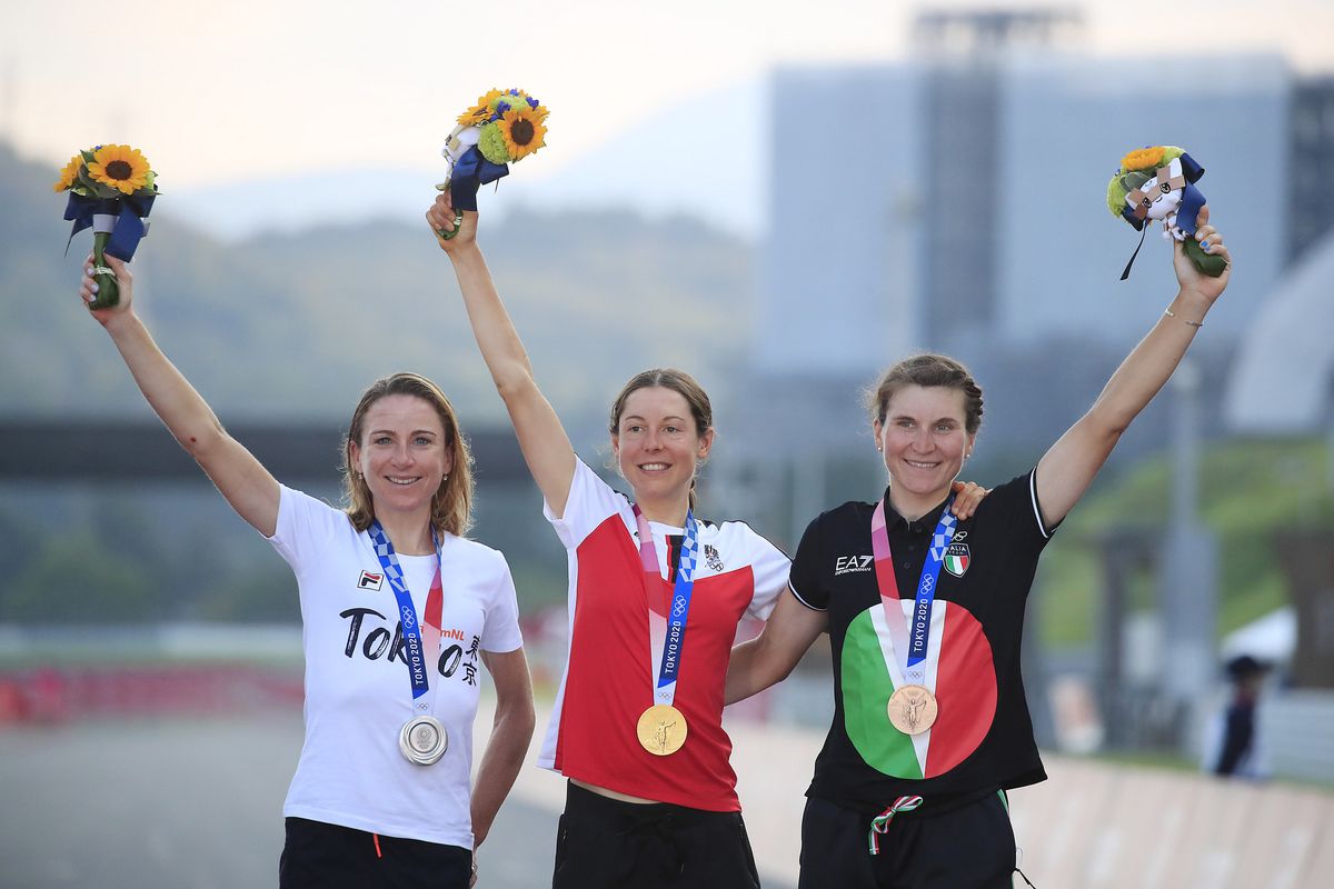 Tokyo 2020 Olympic Games - Olimpiadi Tokyo 2020 - Women's Road Race - Musashinonomori Park - Fuji Internetional Speedway 137 km - 25/07/2021 - Annemiek van Vleuten (Netherlands) - Anna Kiesenhofer (Austria) - Elisa Longo Borgini (Italy) - photo Luca Bettini/BettiniPhoto&Acirc;&copy;2021