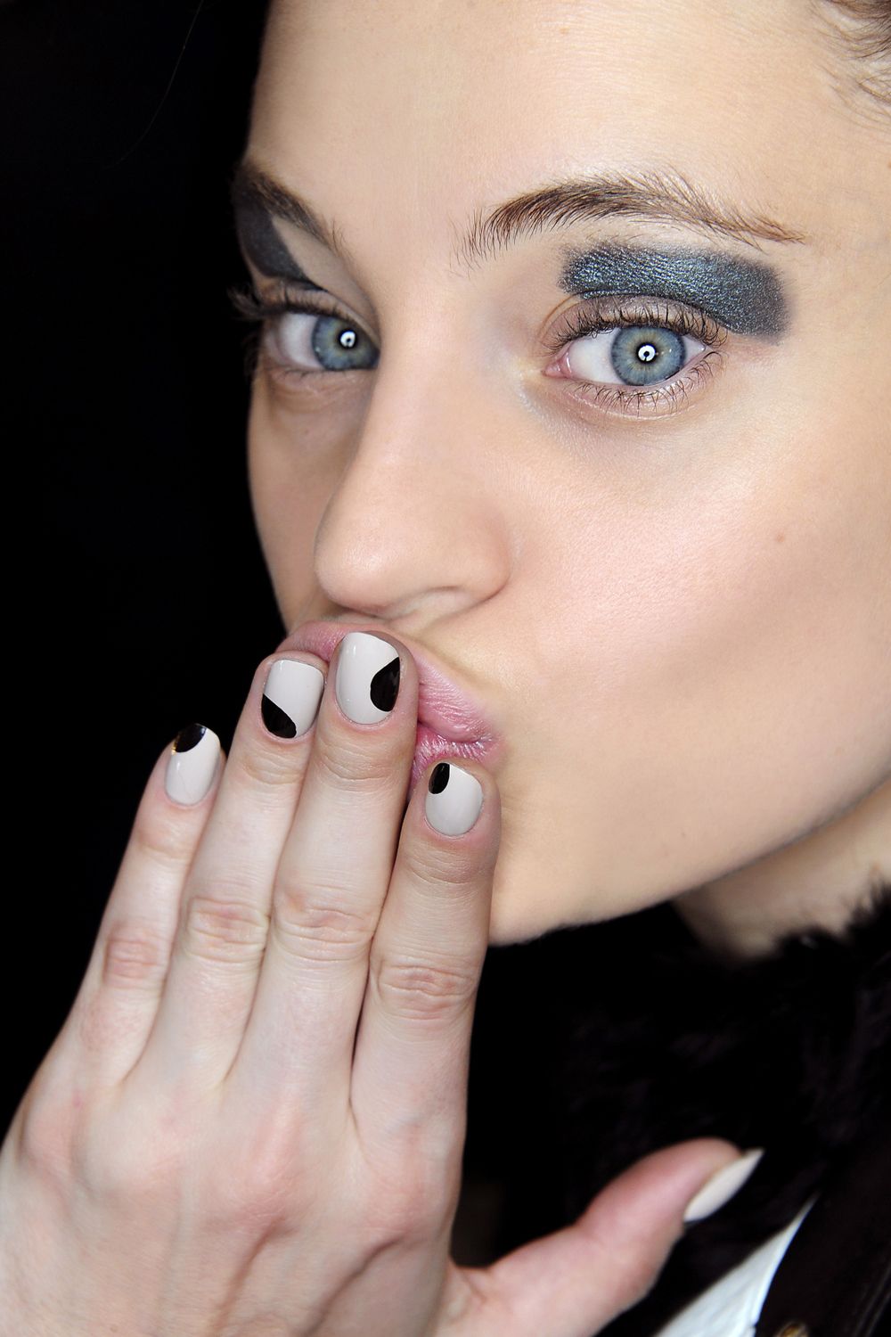 AW15 nail trend